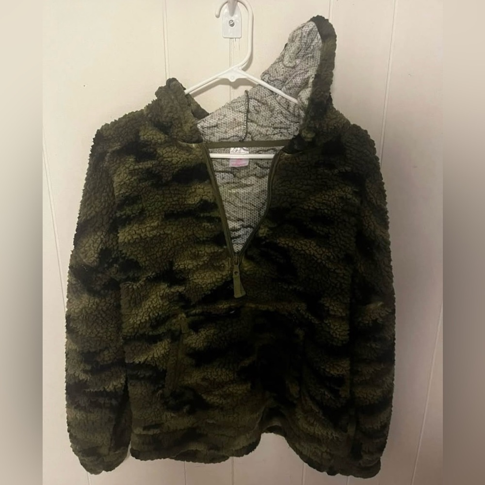 Cozy Camouflage Jacket with Half Zipper